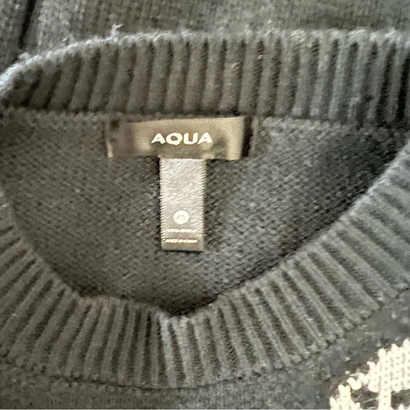 Aqua Sweater Size XS Black and White Leopard Cat Image Animal Print Crewneck Top - Picture 6 of 6